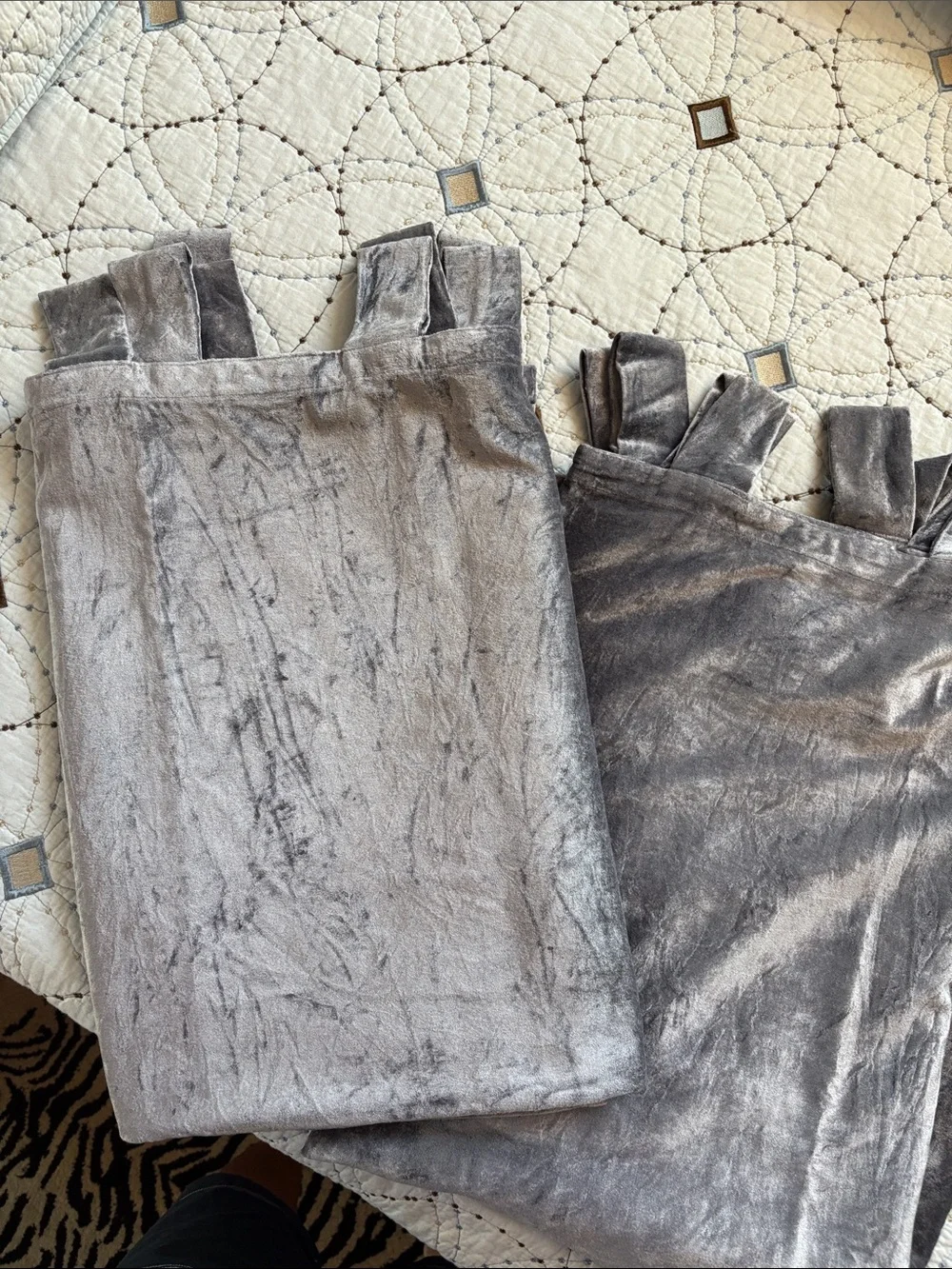 URBAN OUTFITTERS HOME CRUSHED VELVET HEAVY DRAPES/CURTINS / SILVER GREY